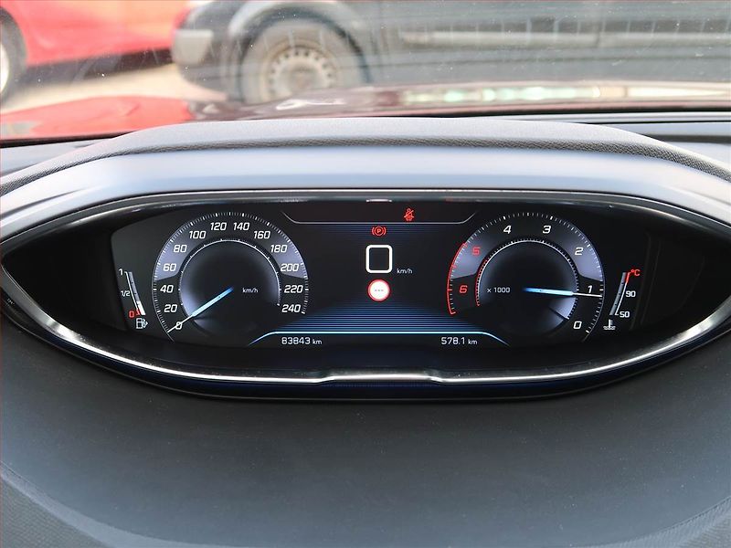 Peugeot 3008 (2019) Allure 1.5 BlueHDi, ČR,1.maj - fotka 11 z 20