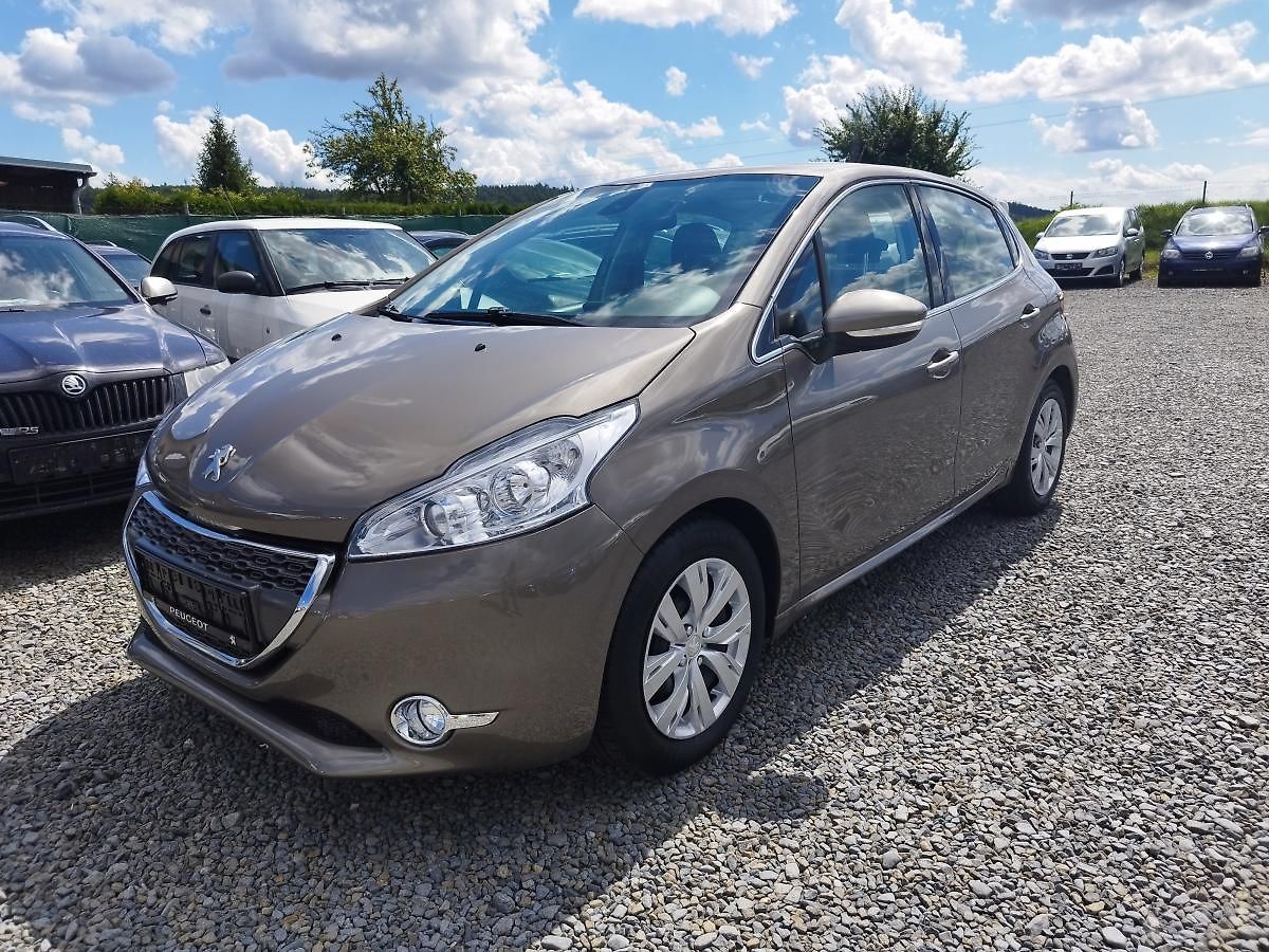 Peugeot 208 1.2 PureTech Klima, Navi