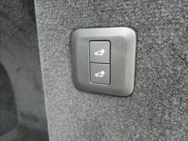 Land Rover Range Rover Sport 3,0 D250 S, ČR, DPH - fotka 33 z 38
