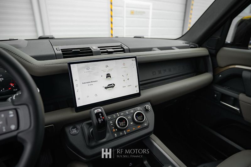Land Rover Defender (2025) D250 MHEV X-Dynamic SE - fotka 42 z 52