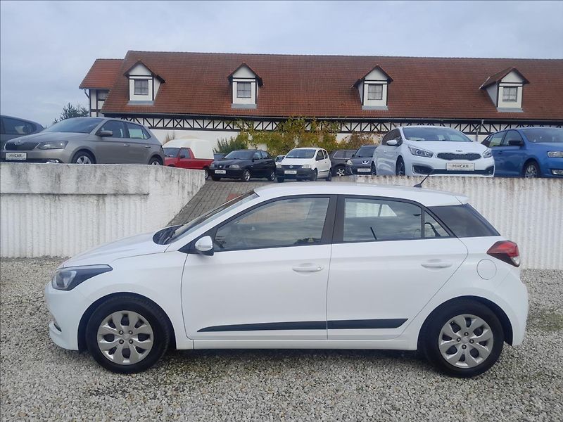 Hyundai i20 FC 1,2i 55kW - fotka 4 z 48