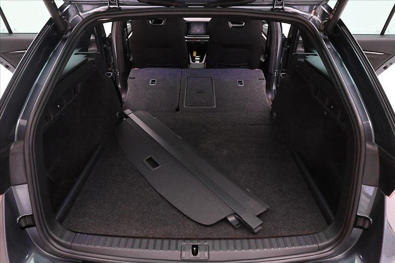 Škoda Octavia 1,4 TSI iV RS 180 kW DSG Záruk - fotka 11 z 31