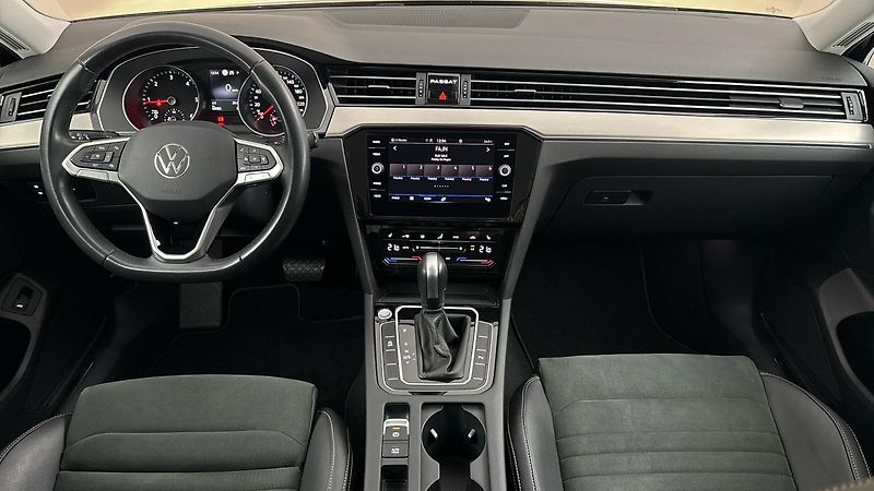 Volkswagen Passat 2.0 TDI DSG Elegance Variant - fotka 8 z 27