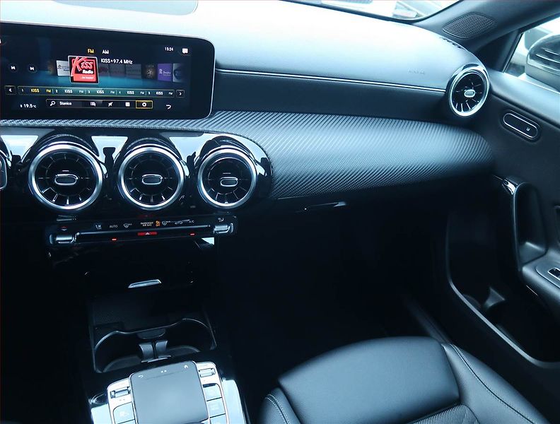 Mercedes-Benz Třídy A (2018) Style A 180 - fotka 11 z 18