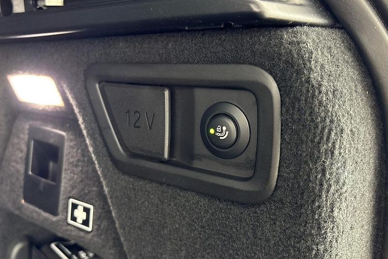BMW X7 xDrive40i - fotka 11 z 29
