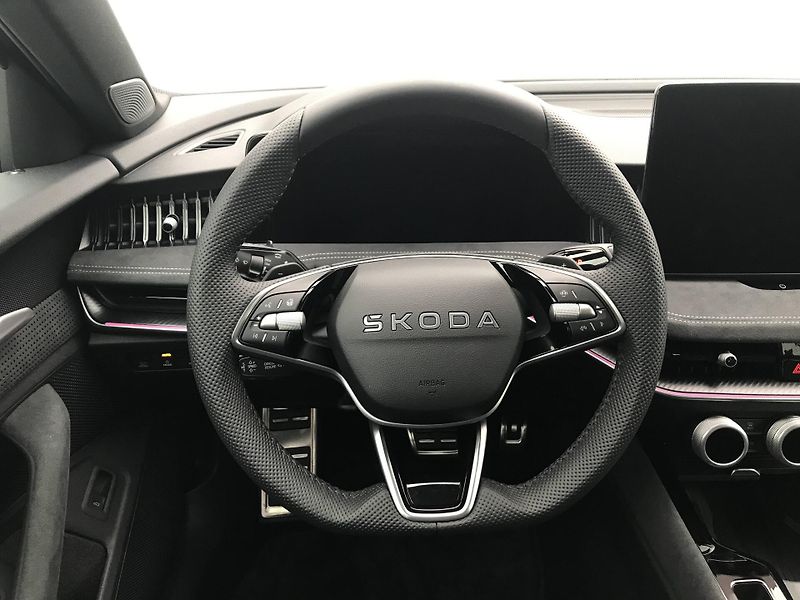 Škoda Superb (2025) Sportline 7DSG 2,0TDI - fotka 10 z 24