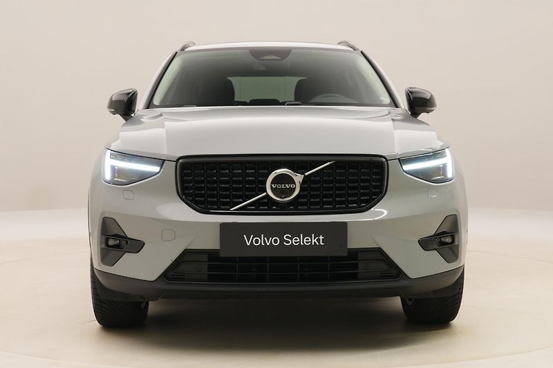 Volvo XC40 B4 DARK ULTIMATE AUT CZ - fotka 16 z 56
