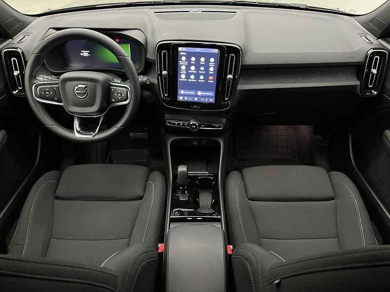 Volvo XC40 RECHARGE CORE AUT - fotka 2 z 46