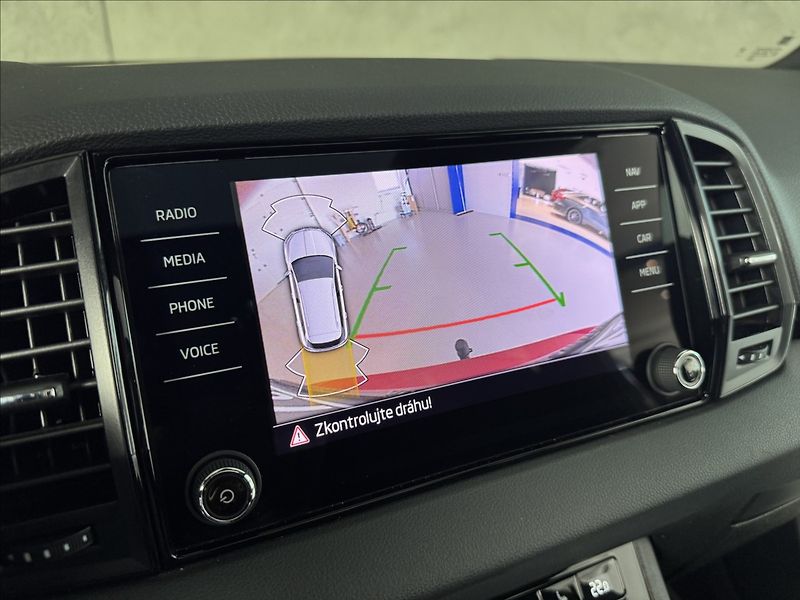 Škoda Karoq 2,0 TDi  DSG Sportline Virtual - fotka 38 z 49