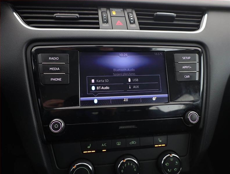 Škoda Octavia (2017) 1.6 TDI, Tempomat - fotka 11 z 16