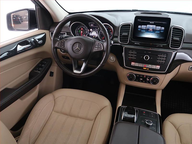 Mercedes-Benz GLE (2016) 350 d - fotka 7 z 22