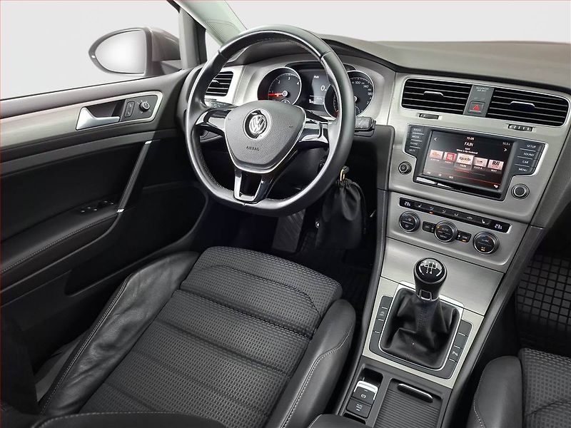Volkswagen Golf (2015) Comfortline 1.6 TDI, ČR,1.maj - fotka 7 z 15
