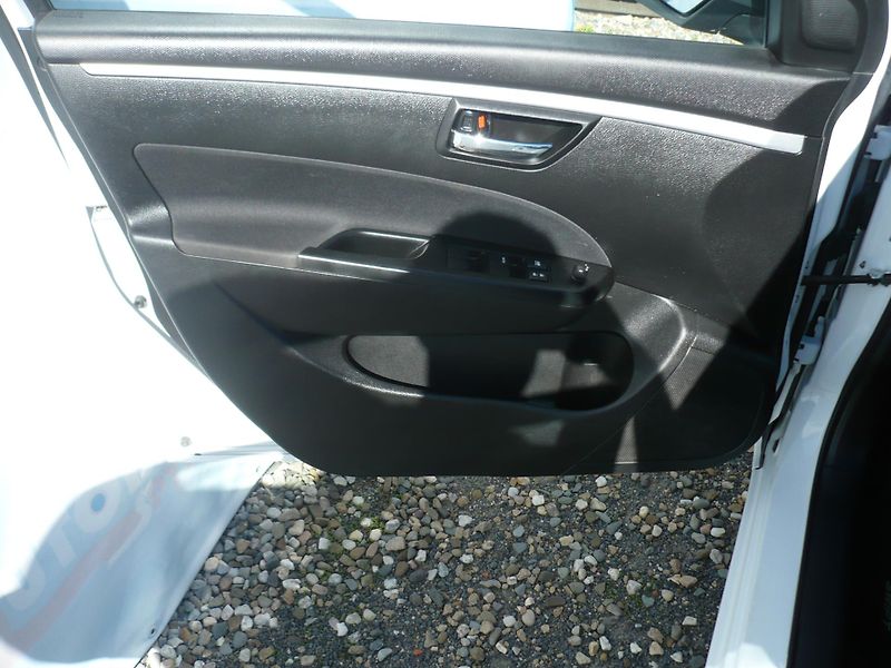 Suzuki Swift 1.2i 69Kw Klimatizace - fotka 21 z 25