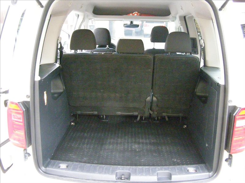 Volkswagen Caddy 2,0   TDI TEMPOMAT - fotka 19 z 26