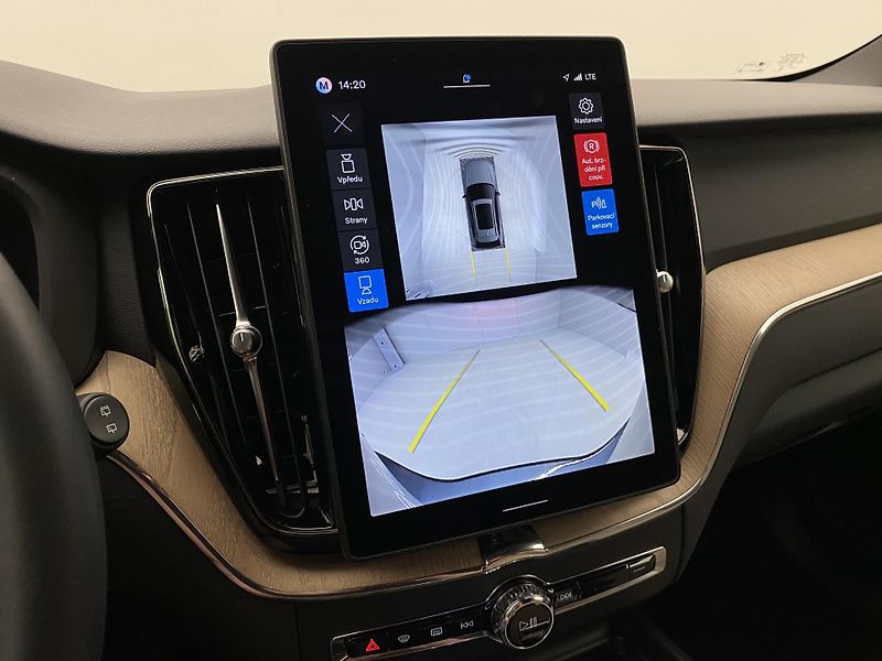 Volvo XC60 T8 AWD RECHARGE PLUS DARK CZ - fotka 64 z 66