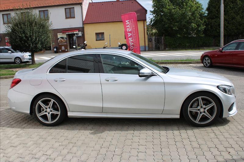 Mercedes-Benz Třídy C 1,6 200d AMG line - fotka 3 z 4