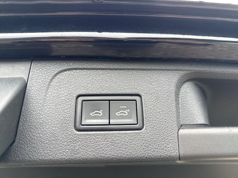 Volkswagen Passat 2.0TSI Matrix ACC Kamera Taž - fotka 14 z 14