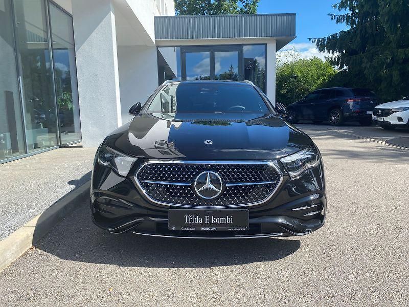 Mercedes-Benz Třídy E (2025) E 300 de 4M kombi-HYBRID demo - fotka 2 z 9