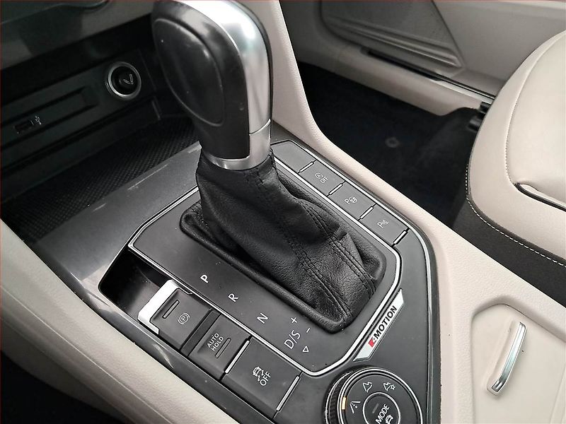 Volkswagen Tiguan (2016) 2.0 TDI, 4X4, Automat - fotka 13 z 17