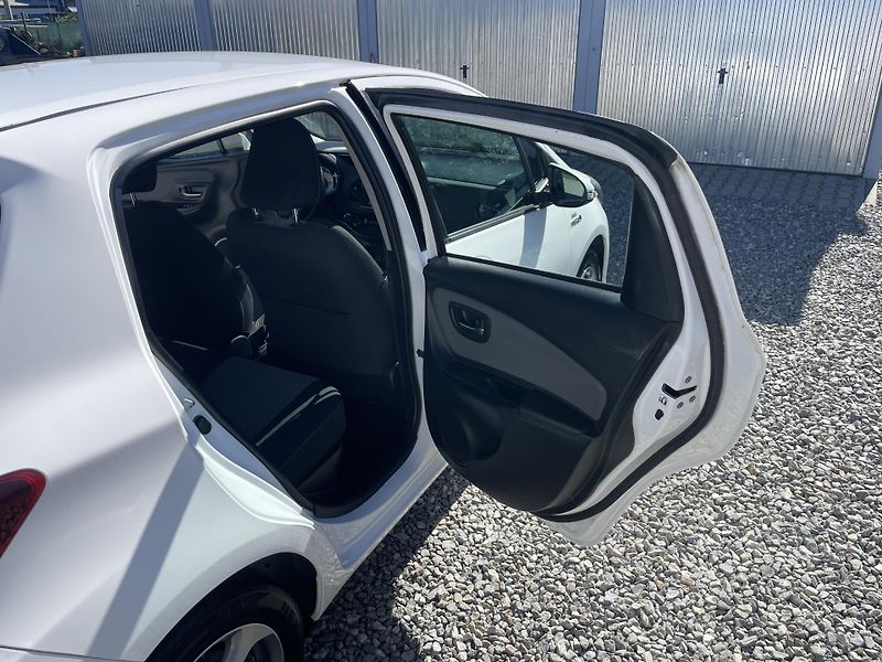 Toyota Yaris 1.5i 16v HYBRID 142TKM TOP 1A! - fotka 125 z 169