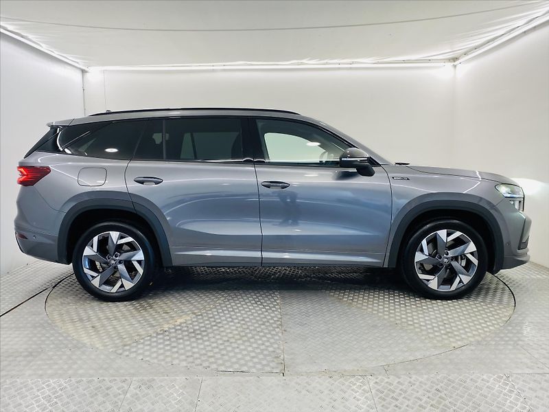 Škoda Kodiaq 2,0 TDI 142kW DSG 4x4 SportLin - fotka 27 z 30
