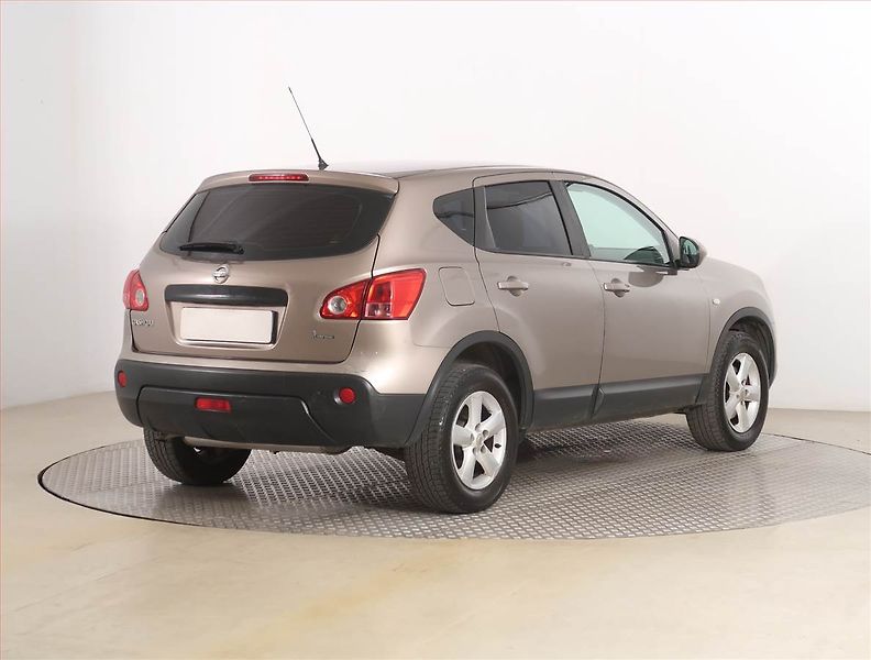 Nissan Qashqai (2007) 1.6, nová STK, zamluveno - fotka 5 z 16