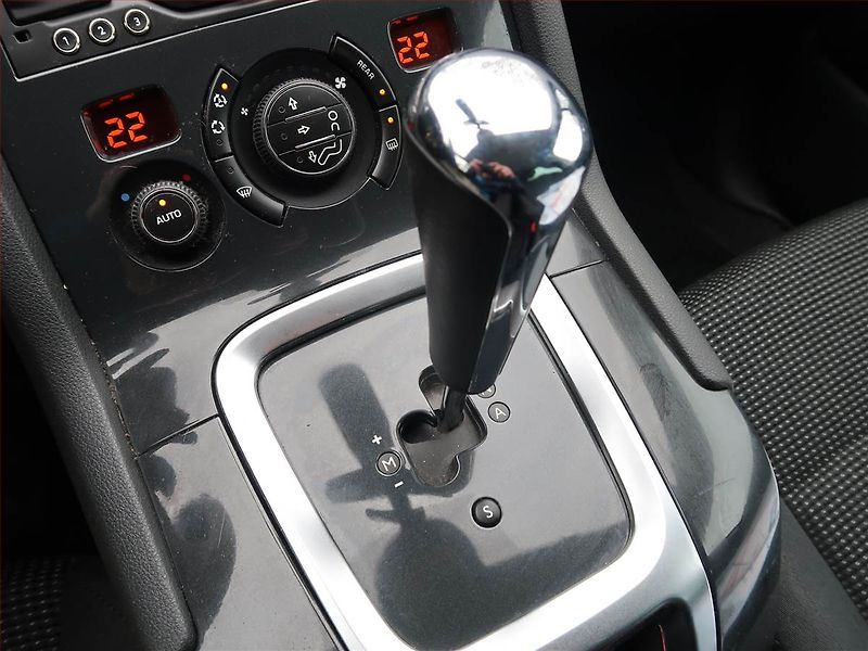 Peugeot 5008 (2014) Active Pack 1.6 HDi, Automat - fotka 13 z 19
