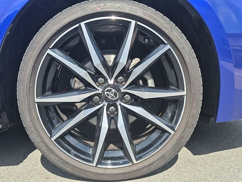 Toyota Corolla TS 1,8 HEV GR Sport Dynamic - fotka 27 z 27