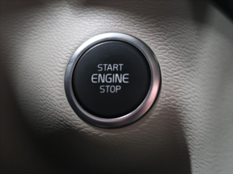 Volvo XC40 2,0 D4 AWD MOMENTUM CZ - fotka 23 z 39