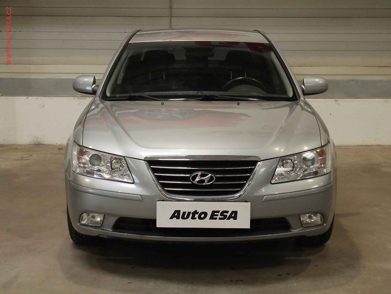 Hyundai Sonata (2010) 2.0 CRDi, ČR, AC, TZ, tempo - fotka 2 z 16