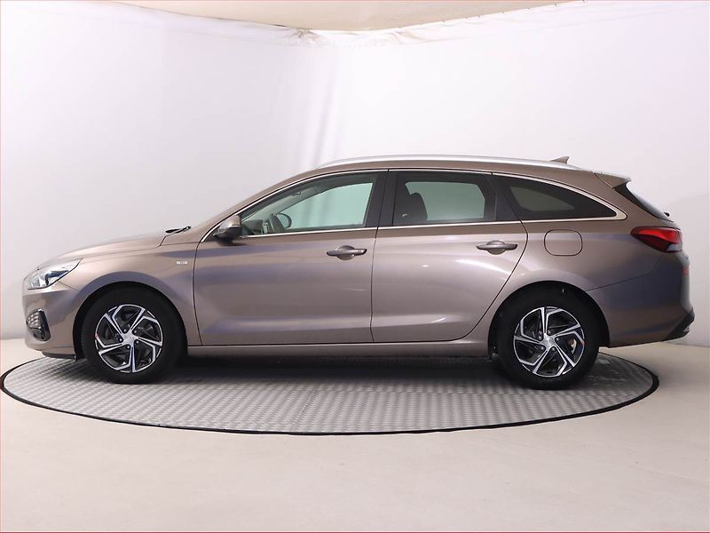 Hyundai i30 (2023) 1.5 T-GDI MHEV, Automat - fotka 3 z 19