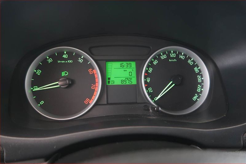 Škoda Roomster (2007) 1.2 12V, po STK, Klima - fotka 11 z 14