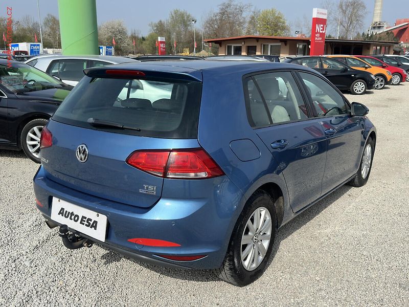 Volkswagen Golf (2013) 1.2TSi, 2.maj,ČR, autoAC - fotka 4 z 19