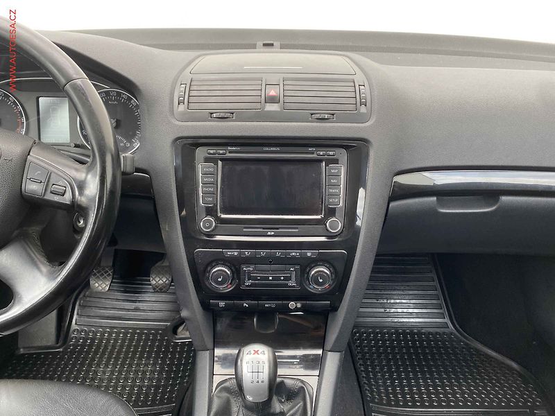 Škoda Octavia (2009) 2.0 TDi 4x4, 2.maj,ČR, AC - fotka 12 z 17