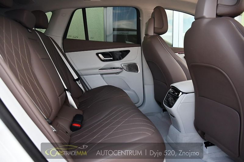 Mercedes-Benz EQE 500 4M VZDUCH MASÁŽE PANOR TAŽ - fotka 17 z 63