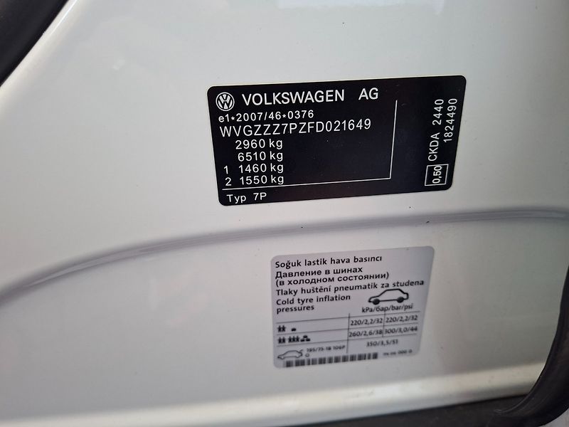 Volkswagen Touareg (2015) 4.2TDI 250kW R-LINE -ČR - fotka 38 z 48