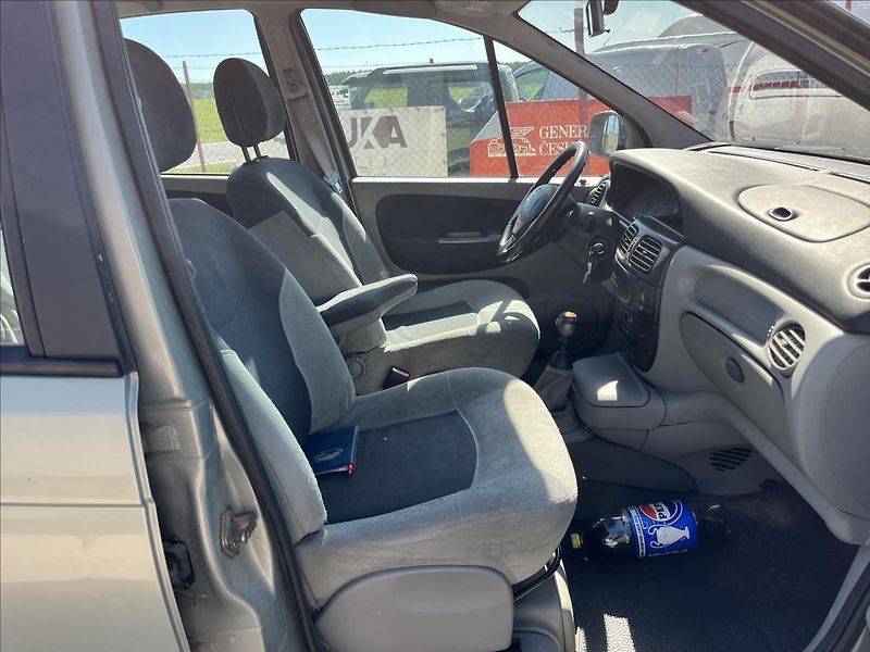 Renault Scénic 2.0 i 16V 4x4 TAŽNÉ STK 2/2028 - fotka 11 z 29