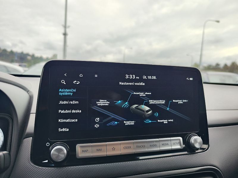 Hyundai Kona EV/64kWh Czech Edition AT - fotka 17 z 35