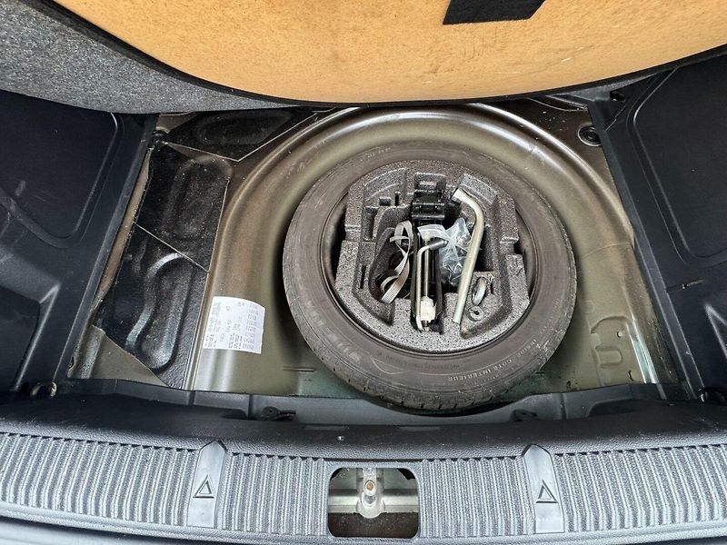 Škoda Fabia (2013) 1,2 HTP 51 KW KM STK 1. MAJ. - fotka 38 z 49