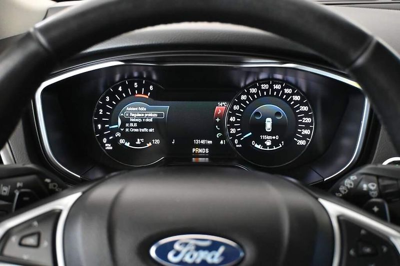 Ford Mondeo (2021) 2.0 140 KW LED SONY Titanium T - fotka 20 z 39