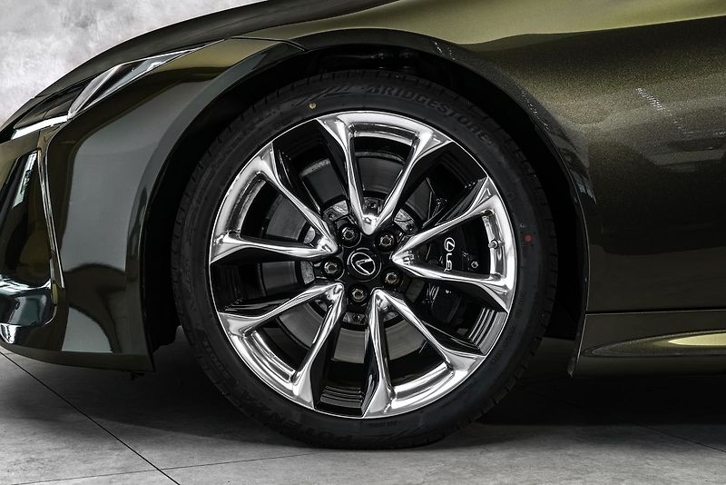 Lexus LC 500 Cabrio Performance - fotka 3 z 22