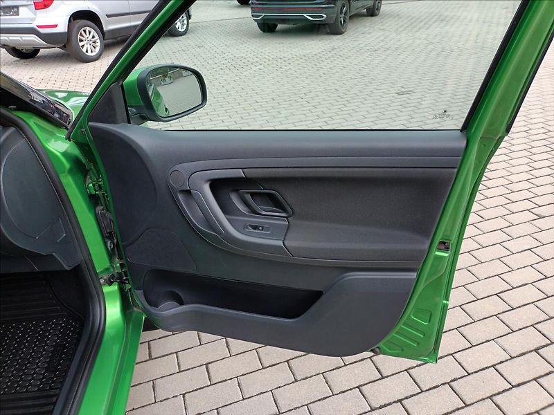 Škoda Fabia 1,2 TSI,KLIMA,TZ,VÝHŘEV,KOLA - fotka 23 z 46