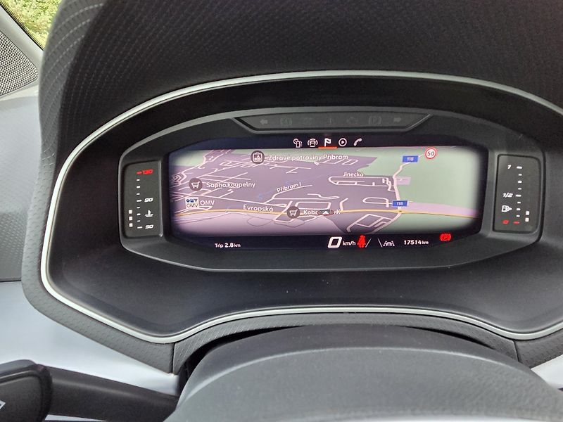 Seat Arona (2025) 1.0 TSi 115 FR MAN6 - fotka 15 z 28