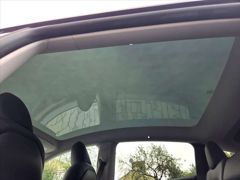 Tesla Model Y 0,0 LFP Ryzen SoH 95% Záruka 1 - fotka 12 z 21