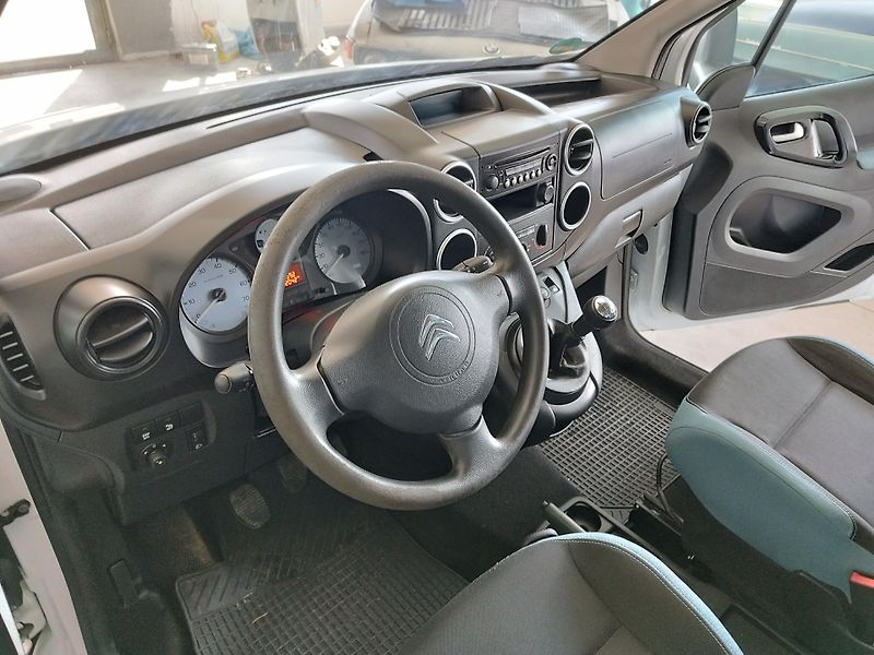 Citroën Berlingo (2014) 1,6i,88KW,LED,KLIMA,SERVISKA - fotka 15 z 26