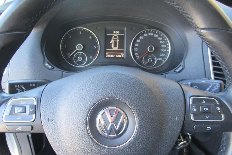 Volkswagen Sharan 2.0 TDi  KLIMA WEBASTO TAŽNÉ - fotka 14 z 23