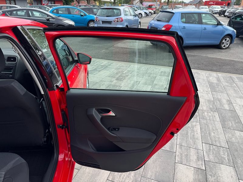 Volkswagen Polo (2011) 4Friends 1.2i 44kW - fotka 22 z 33