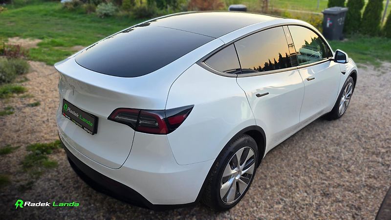 Tesla Model Y (2023) Berlín | LFP | Tažné 1600kg - fotka 4 z 10