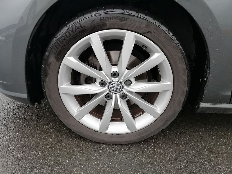 Volkswagen Golf 1,4 TSI Comfortline 92 kW - fotka 17 z 17