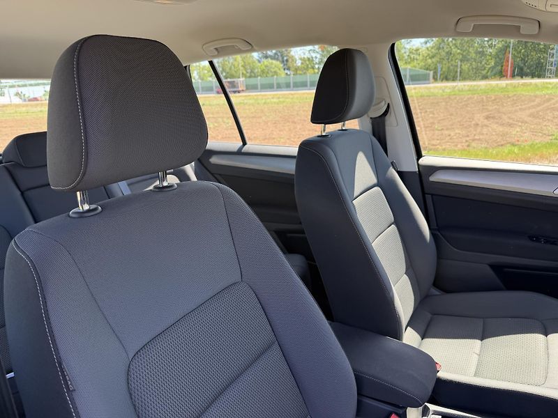 Volkswagen Golf Sportsvan 1.2 TSI KLIMA SERVISKA 2X KOLA - fotka 27 z 44